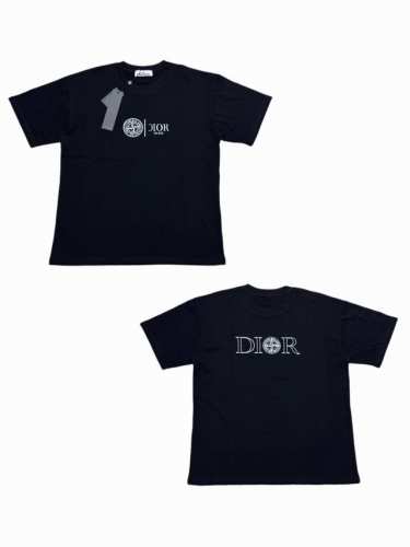 047# Stone Island石头岛 X Dior 联名印花圆领短袖T恤 经典圆领设计 配合精准的剪裁比例 无论是单穿展示干净利落的形象 还是作为打底增加层