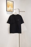 款号：Y152 Louis Vuitton 路易威登人类与地球秀场会展菲董员工印花短袖T恤 Lv 25Ss Uniforms For pharrell Un秀场