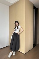 prad* 25Ss春夏新款 撞色工装半身裙丨独家高版出品 低调奢华立体剪裁 精简线条感设计 高贵典雅又尽显温柔知性的气质 进口特殊材质 里衬柔软舒适 收到手会