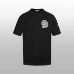顶级版本 区别通货 Moncler 图案印花短袖 颜色：黑色 尺码：Xs S M L 辅料: 全套定制辅料 版型：宽松 无性别区分 男女同款
