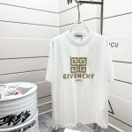 Gvc*纪梵*希2025春夏新款 经典字母图腾发泡印花 定制双纱平纹纯棉面料 短袖T恤 男女同款 颜色：黑色 白色 尺码： S 90-130斤 M 120-15