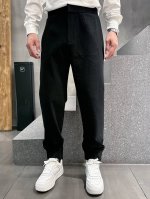 Ez新款休闲裤！官网同步发售。品牌经典Logo休闲裤 ，定制面料，舒适度极好，手触感强烈。辨识度极高，完美品相工艺。 尺码：M-3Xl020