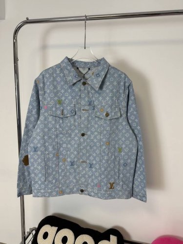 款号：Hmy62# Louis Vuitton Lv路易威登满印刺绣彩虹提花牛仔夹克外套 整体衣服设计感十足 经典满印Lv字母Logo 非常有高级感 原版开模打