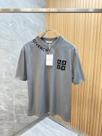 give 纪梵希 2025春夏新品 三标齐全 圆领纯棉短袖T恤 好货不用过多介绍 看细节 专柜码数：M-Xxxl 175 140建议L ，