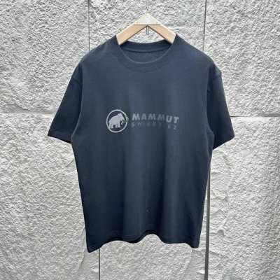 猛犸象Mammut 2025Ss日本专柜款，户外休闲柔软有机棉男士运动T恤短袖，230克纯棉面料，舒适运动通勤，胸前发泡印花加丝网印大印花 M肩宽48胸围104