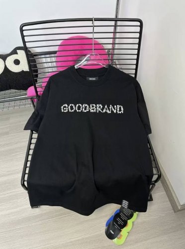 goodbrand 字母珠片标语珍珠亮片短袖T恤 原版包装 三标齐全 背后最新黑色纽扣 均原版还原定制 280克纯棉双砂面料 所有面料均已提前做过缩水 品质第一