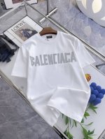 巴黎世家 顶级版本 顶级版本 新款字母印花双层重工短袖T桖 字母图案不管是T桖还是卫衣都是每年的爆款单品 前幅大面积印花采用大康丽数码印花机直喷 成本极高 经过