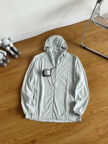 供 Kolon Sport科隆24年夏季新品男士户外休闲冰丝速干连帽防晒皮肤衣！ 日常刚需必备款式.舒适透气多功能！ 面料防晒速干 ，透气性贼啦啦的好冰感极强，