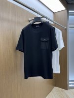 mon 独家首发 25早春新款短袖 男士日常出门闭眼搭 高级定制面料短袖T恤 魅力在于创造了简约奢华感的时尚,随意搭配感受英式风格独特气质. 宽松的版型展现出休