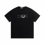 Dior 迪奥 刺绣猫咪图案百搭潮流短袖T恤男女同款 吊牌 领标 水洗唛 三标齐全 定织定染280克精梳棉面料 尺码：S-Xxl 颜色：黑色，白色