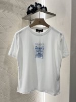 gucc*2025新品上架 圆领印花卡通 定制Yb原生全棉材质 透气舒适 质感十足 修身短袖T恤裁剪 凸显品牌格调 采用克重纯棉制成 略带有弹力 呈现显瘦视觉效