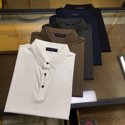 新品 L.V 高端Polo 2025Ss春夏新品 Go 时尚休闲翻领T恤，甄选优质天丝凉爽面料，无痕切割工艺，胸前密针精致Logo设计标识，客供订织五金辅料，简
