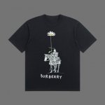 高端品质 Burberry 2025Fall 春夏系列 花朵战马短袖T恤 区别普通印花 定织270G32支双纱纯棉面料 宽松版型 男女同款 Size：S M L