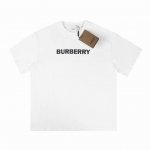 Burberry巴宝莉 经典发泡字母圆领短袖 这种经典大爆款 买就完事了！ 全棉面料 所有细节都是跟牢Yb的！！ 胸前不是简单的印花 是结合发泡烫画工艺设计 发