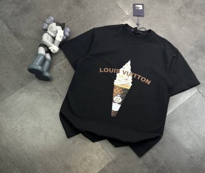 潮牌Louis Vuitton 路易威登 雪王甜筒情侣款短袖T恤 Logo图案印花金典短袖T恤 采用280G双纱高克重高级感十足 时尚又个性 超级百搭好看的一款