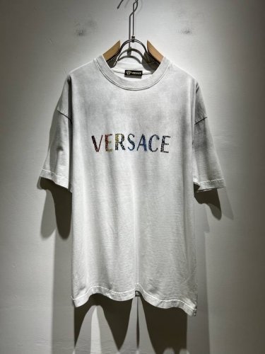 versa*E 范*哲2025春夏新款男女同款情侣做旧短袖T恤，潮流轻奢新品登场 原单复刻产物 高端品质 市场最高版本 米兰时装设计师款 先睹为快，独家现货发售