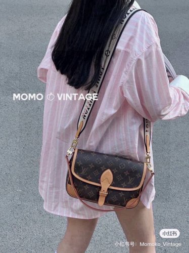lv法棍邮差包 Louis Vuitton 路易威登 Lv Ss 复古马鞍邮差包 肩带 高版本 专柜预定款斜挎包，由Monogram与Monogram Reve