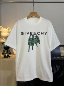 实拍图 顶级版本 #Givenchy#纪梵希.25Ss经典锁头印花短袖T恤 面料采用定制Giv全棉双纱面料 克重260G 手感松软细腻扎实 舒适透气不易变形 螺