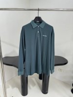新品针织珠地棉长袖polo衫 圆领珠地棉版型 胸口饰有撞色品牌标识刺绣徽标 经典polo版型 翻领设计 罗纹领口，下摆和袖口 男女同款 ：冷衫绿 ： L