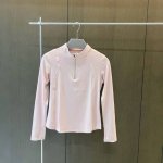 新增浅粉色 25春夏 Descente迪桑特新品新色Women S Training系列女士长袖T恤瑜伽服上衣 春季重磅推售的王牌单品 面料采用高比例弹性锦棉混