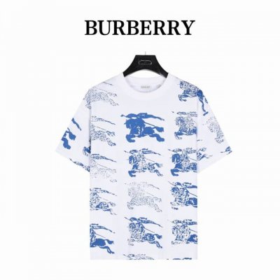 burberry 巴宝莉 满印渐变战马印花短袖T恤 面料采用纯棉毛精梳棉面料 对色定染面料 采用进口水浆发泡厚版印花 上身效果宽松休闲 三标齐全 男女同款 颜色
