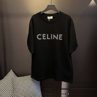 款号 M016 Celine 赛琳 21Ss 铆钉宫格徽标印花短袖 简约式美感设计 客供60支双股针织棉面料,轻柔舒适.高密度机织工艺让质感更垂坠,内里织面整齐