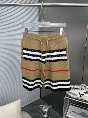 burberry巴宝莉 经典款2025Ss新款针织短裤 定制面料采用威化布织法 提花针织工艺 版型紧致立体 4杠拼接 定制裤绳五金质感强 顺滑 上身舒适透气 凹