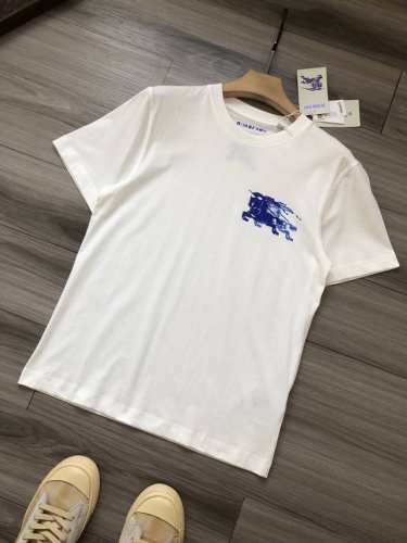 巴宝家｜Burberr*Y Fw245 幻影战马徽标 胶印 男女款圆领短袖半袖T恤. 颜色：白色. 尺码：S M L Xl. 材质：原版定织定染220G32支精