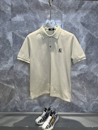 Fendi芬迪 2025春夏新款polo衫商务休闲翻领短袖T恤 精致合体的剪裁版型衬托出了极简主义的设计风格 把优雅风展露的一览无余 高克重260G纯棉珠地面料