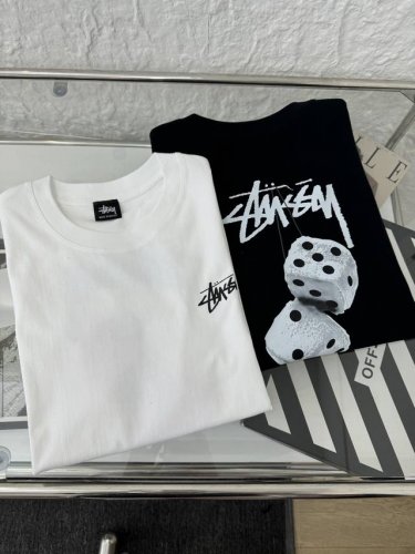 Stussy 斯图西 25Ss 经典基础骰子印花情侣短袖T恤 小红书热门爆款 明星网红同款穿搭 男女日常通勤穿搭必备单品 高品质260克高克重双纱面料 亲肤透气