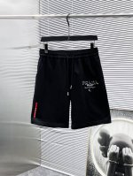 普拉达 Prada 2025夏季新款 短裤 休闲裤，高端版本！专柜定制面料 透气舒适度高，细节无可挑剔，品牌元素设计理念，体现高品质。手感细腻柔软！呈现休闲裁剪