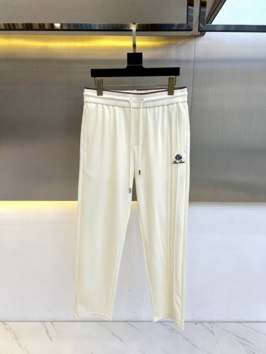 loro Piana诺悠翩雅、意大利L P2610春夏新款时尚字母刺绣休闲裤男士抽绳长裤。以意大利南部阿玛尔菲海岸的晨曦为灵感，将慢跑裤的机能性与高级成衣的优雅