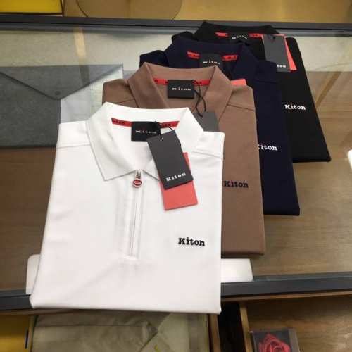 专柜新品 Kiton... 2025春夏新品 时尚polo 门襟拉链翻领短袖 高级定制百搭款式 任何人都可以轻松驾驭 面料全订制工艺 胸前奢华经典品牌Logo设