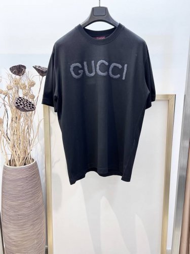 Size：S M L Xl 黑白两色 男女同款 G家G*Cci 古驰 2025Fw早春 毛线立体刺绣短袖T恤 建议干洗或包裹洗衣袋单独冷水快速机洗！