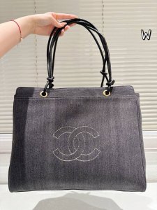 原版布 Chanel托特包 上身满满的惊喜 高级慵懒又随性 彻底心动的一只 Size： 40 35Cm