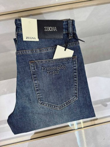 杰尼亚 2025Ss春夏最新品，专柜同步有售，原单狠货，水洗休闲牛仔裤 进口原版水洗弹力面料，后兜设计字母凹凸压胶工艺，完美五金装饰 超重工艺设计 时尚必备品