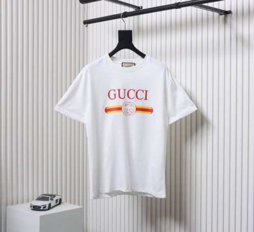 Gucci 古驰 双G互扣腰带字母印花短袖 采用260克双纱精棉，衣服偏厚使整体高透气和柔软性，高版本，三标齐全！男女同款采用24S特纺紧密棉面料，克重260G