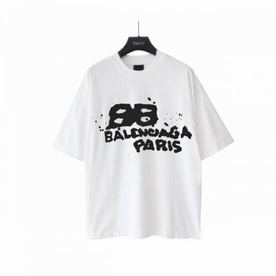 实拍细节图 +尺码表 巴黎世家 Balenciagabb涂鸦手绘短袖 进口椭圆机访手绘效果 印花无牙边 袖口 螺纹 下摆的磨破效果 真的太好看了做洗水破坏处理