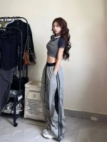 露露乐蒙Lululemon 被追问！Lululemon 这条神裤绝了 宝子们，夏日酷热，Lululemon 速干裤子强势救场！薄款直筒宽松垂感，运动风与工装风完