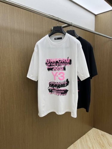 新品 Y-3 2540Fw春夏新品圆领打底外穿T恤 立体感Logo微廓形半袖活性纯棉打底T恤 棉 手感面糯有骨感 柔而有韧性 工艺处理 韧性和抗皱性能得到大幅度