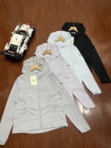 kolon Sport可隆女款夏季专属Hike 系列 弹力针织连帽印花 凉感防晒服 防晒Upf110+内里全包边 面料全部采用高定制面料，轻质量感，挺阔有型，四