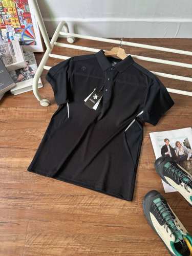 Descentegolf 迪桑特高尔夫Field系列男士短袖polo衫 简约经典款短袖polo衫。前、后片采用凹凸泡泡肌理组织感面料制作，面料轻质舒爽，挺阔有型
