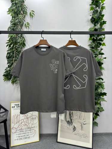 2025Ss春夏新款 品牌：Off-White 不规则Logo款短袖T恤！ 颜色：水泥灰 尺码：S-M-L-Xl 男女同款 面料：采用定制260克32织纯棉双纱