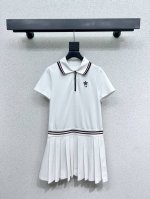d家一系列款Cd五角星学院风休闲短袖连衣裙 时髦低调气质又奢华高级！版型百搭不挑人，原版定制面料 做工品质看细节。白富美必入！强烈推荐 高品质 尺码Sml连衣裙