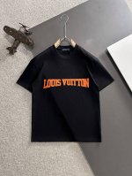 隔天出货 Lv 2025夏季新款 顶级品质 区别通货 重磅推出特殊面料短袖 夏季走秀款 个性独家款式 男女同款 采用进口定制定染面料 后领锁链底全包肩 过水不变
