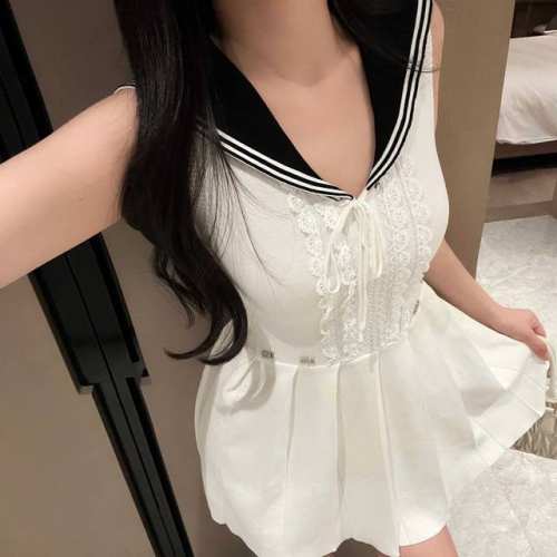 上新 Miumiu 缪缪 海军领小姐姐针织连衣裙 尺寸均码 80-130斤 颜色：灰色 白色 码数：见尾图