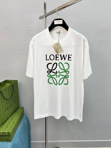 高品质 Loewe 罗意威、25Ss经典配色T恤新品！！款式相当的青春活力，朝气澎湃！！新一季主打的小熊系列，采用一级印烫的高规格标准.色调过渡呈现的立体感很强