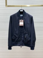 特价不退换 码数M 1 ，Burberry 巴宝莉，春季最新品，专柜同步有售，原单狠货，时尚休闲夹克外套，进口原版面料，上身舒适透气，顶级刺绣工艺字母图案装饰L