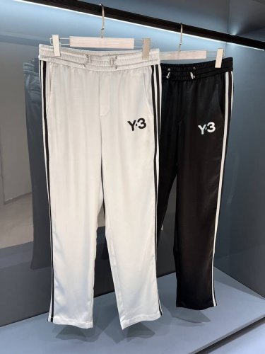 Y3山本25Ss春夏新款轻薄缎面抽绳运动休闲裤，男士经典胶印标识侧条纹织带直筒休闲长裤！贸易公司渠道稀出，领先官网发售！一款集时尚与舒适于一身的精品之作，穿上它