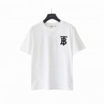 实拍细节图 +尺码表 Burberry 巴宝莉 24Ss压胶Tb字母圆领短袖T桖 定制260克环保纯棉面料，胸口硅胶烫印Logo与原版一致，领口螺纹定制正确，耐